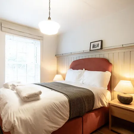 Dom wakacyjny Enchanting Clifton Retreat With Patio Garden Bristol