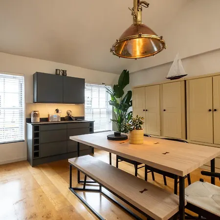 Enchanting Clifton Retreat With Patio Garden * Bristol