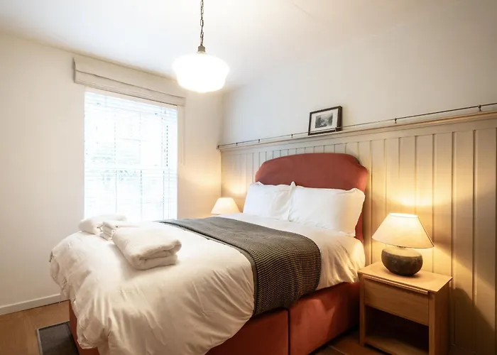 Dom wakacyjny Enchanting Clifton Retreat With Patio Garden Bristol