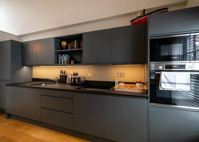 Dom wakacyjny Enchanting Clifton Retreat With Patio Garden *