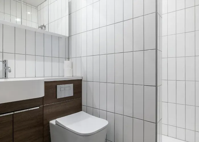 Feriehus Enchanting Clifton Retreat With Patio Garden Bristol