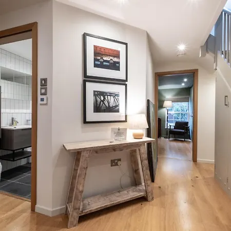 Enchanting Clifton Retreat With Patio Garden * Bristol