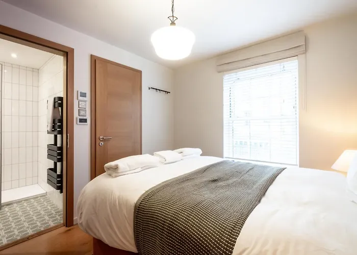 Enchanting Clifton Retreat With Patio Garden 別荘 ブリストル