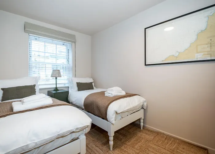 別荘 Enchanting Clifton Retreat With Patio Garden ブリストル